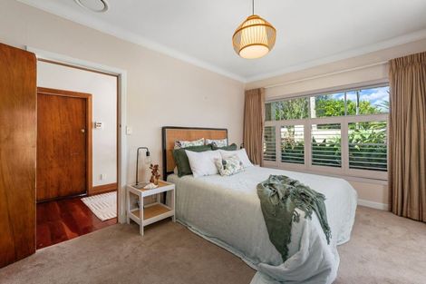 Photo of property in 107 Vauxhall Road, Narrow Neck, Auckland, 0624