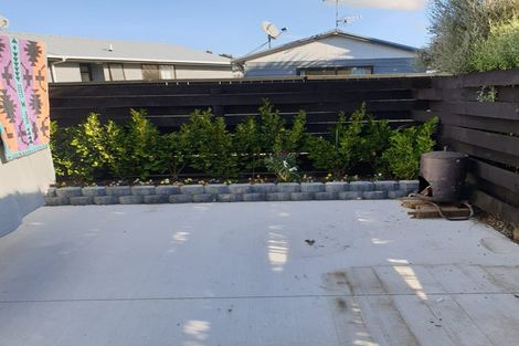 Photo of property in 16 Sandspit Road, Waiuku, 2123