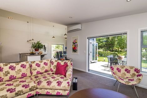 Photo of property in 2 Seagers Close, Kinloch, Taupo, 3377