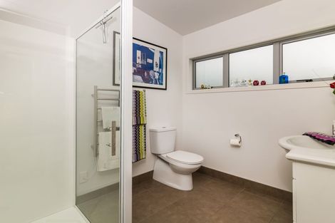 Photo of property in 2 Seagers Close, Kinloch, Taupo, 3377