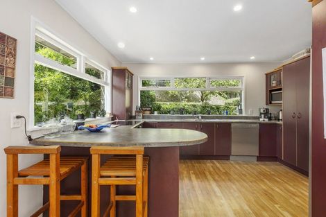 Photo of property in 5 Kellsmere Crescent, Island Bay, Wellington, 6023