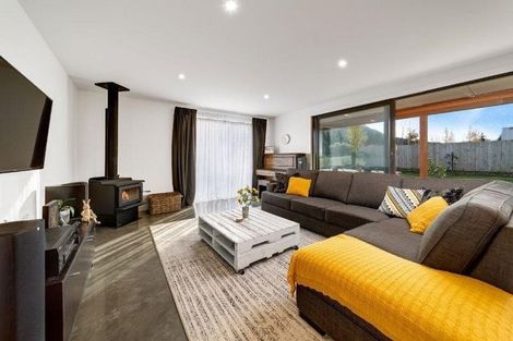 Photo of property in 1 Edna Lane, Lake Hawea, Wanaka, 9382