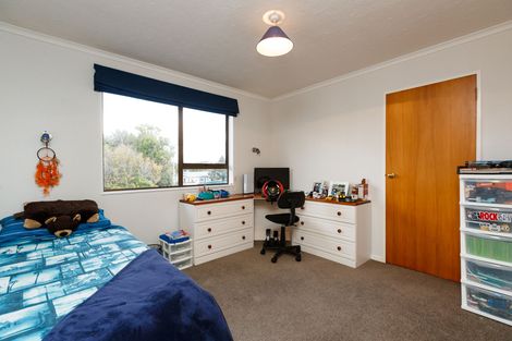 Photo of property in 1 Ngahere Court, Awapuni, Palmerston North, 4412