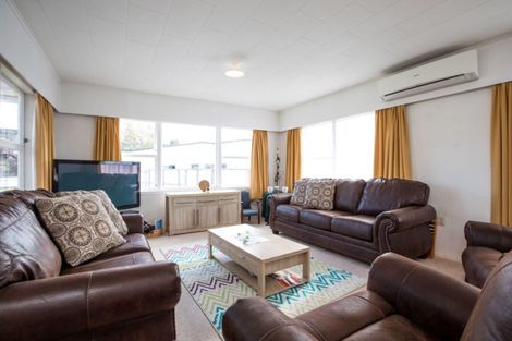 Photo of property in 11 Julian Place, Westown, New Plymouth, 4310