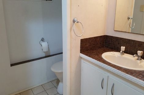 Photo of property in 47 Mcdowell Crescent, Hillcrest, Auckland, 0627