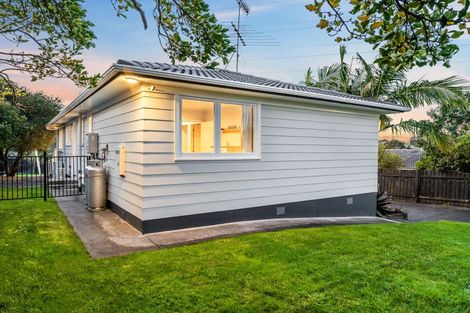 Photo of property in 26 Arlette Place, Massey, Auckland, 0614