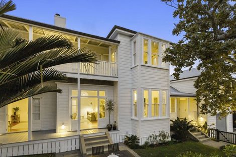 Photo of property in 75 Vauxhall Road, Devonport, Auckland, 0624