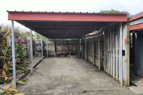 Photo of property in 15 Bundena Place, Clendon Park, Auckland, 2103