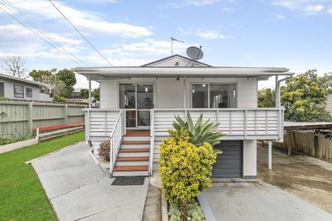 Photo of property in 2/119 Beach Haven Road, Beach Haven, Auckland, 0626