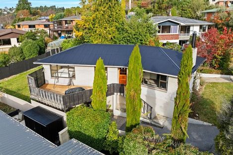 Photo of property in 17 Colquhoun Street, Glenross, Dunedin, 9011