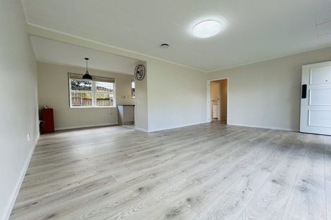 Photo of property in 1/8a Alma Street, Te Atatu South, Auckland, 0610