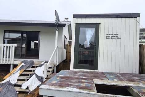 Photo of property in 16 Southview Place, Wattle Downs, Auckland, 2102