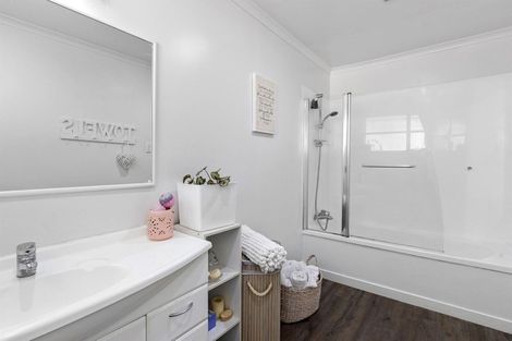 Photo of property in 64 Karnak Crescent, Russley, Christchurch, 8042