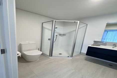 Photo of property in 2/11 Carlos Drive, Flat Bush, Auckland, 2016