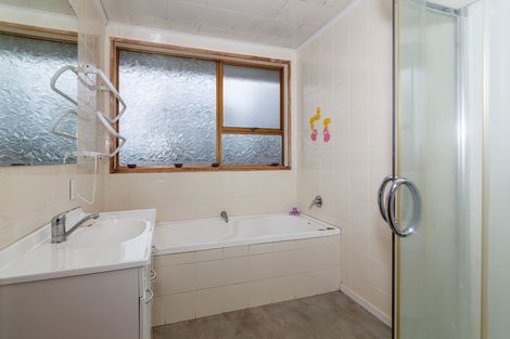 Photo of property in 2 Turner Drive, Western Heights, Rotorua, 3015