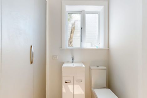 Photo of property in 18 Waipapa Terrace, Hataitai, Wellington, 6021