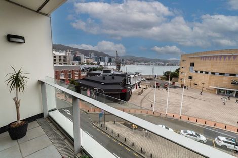 Photo of property in Portal Apartments, 5d/42 Cable Street, Te Aro, Wellington, 6011