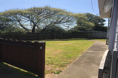 Photo of property in 4 Ronald Place, Manurewa, Auckland, 2102