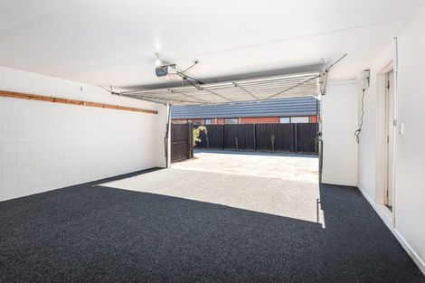 Photo of property in 2/116 Yaldhurst Road, Sockburn, Christchurch, 8042