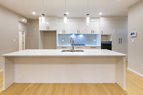 Photo of property in 12 Twin Parks Rise, Papakura, 2110