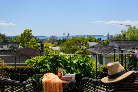 Photo of property in 30 Paparoa Road, Cockle Bay, Auckland, 2014