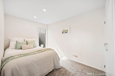 Photo of property in 2 Lakshmi Place, Khandallah, Wellington, 6035