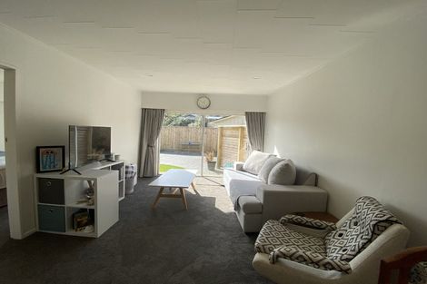 Photo of property in 3d Peckham Grove, Tawa, Wellington, 5028