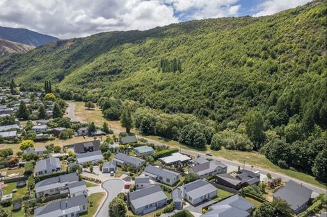 Photo of property in 12 Fletcher Way, Arrowtown, 9302