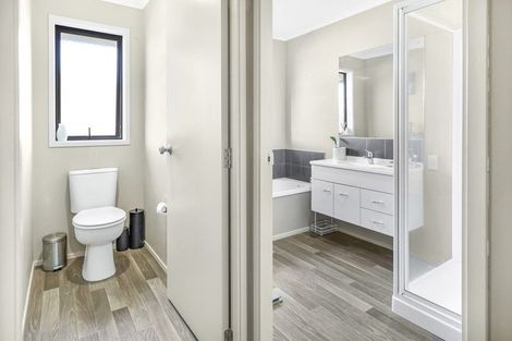 Photo of property in 12 Evergreen Rise, Grandview Heights, Hamilton, 3200