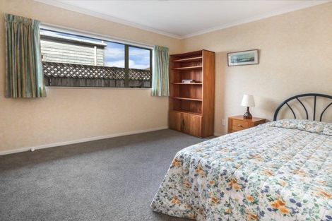 Photo of property in 80a Oxford Street, Tawa, Wellington, 5028