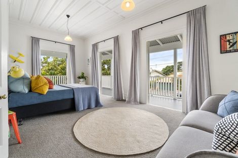 Photo of property in 75 Vauxhall Road, Devonport, Auckland, 0624