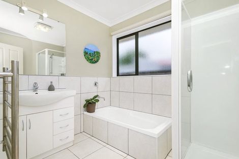 Photo of property in 10 Nathan Street, Tawa, Wellington, 5028
