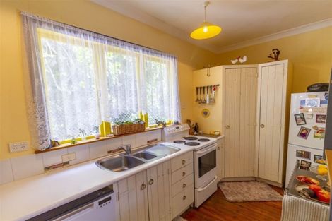 Photo of property in 124 Shakespeare Road, Bluff Hill, Napier, 4110