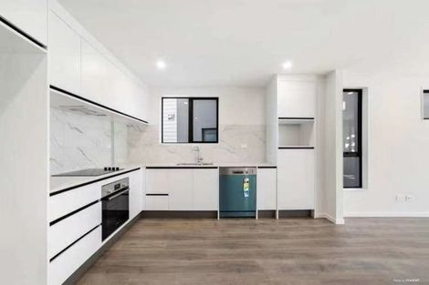 Photo of property in 17 Peony Mews, Oteha, Auckland, 0632