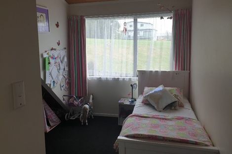 Photo of property in 1/186 East Coast Road, Forrest Hill, Auckland, 0620