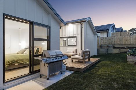 Photo of property in 18 Okataina Street, Pyes Pa, Tauranga, 3112