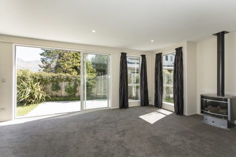 Photo of property in 32 Hunter Crescent, Wanaka, 9305