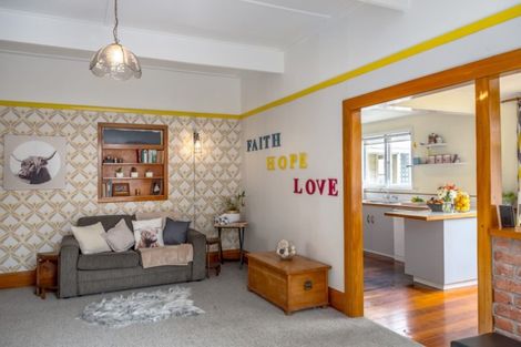 Photo of property in 107 Pembroke Street, Carterton, 5713