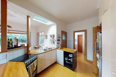 Photo of property in 6 Taranaki Street, Saint Johns Hill, Whanganui, 4501