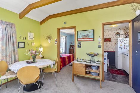 Photo of property in 25 Seddon Street, Waikanae, 5036