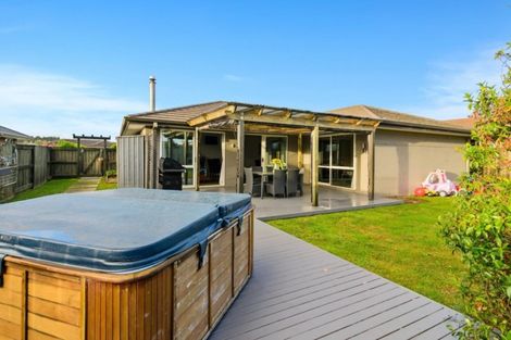 Photo of property in 75 Carroll Place, Owhata, Rotorua, 3010