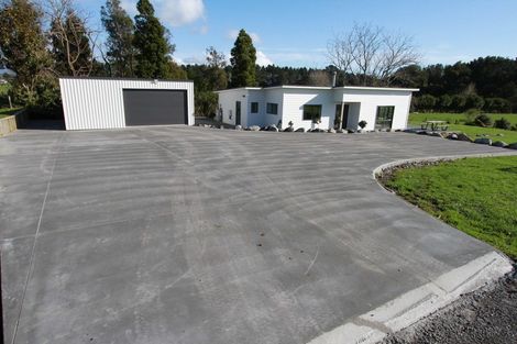 Photo of property in 173 Kairau Road, Brixton, New Plymouth, 4373