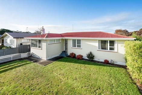 Photo of property in 39 Tararua Terrace, Cloverlea, Palmerston North, 4412