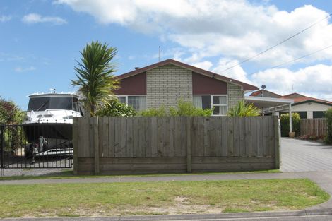 Photo of property in 16 Waitahanui Avenue, Taupo, 3330