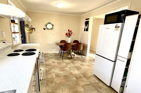 Photo of property in 35 Queen Road, Bellevue, Tauranga, 3110