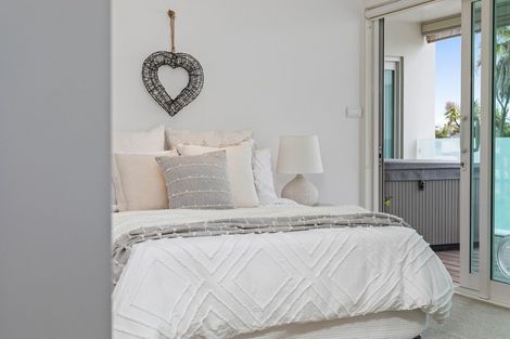 Photo of property in 1/154 Marine Parade, Mount Maunganui, 3116