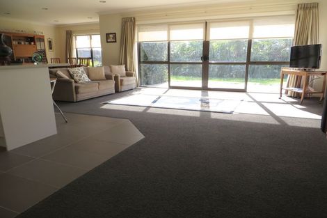 Photo of property in 16 Carnation Court, Cambridge, 3434