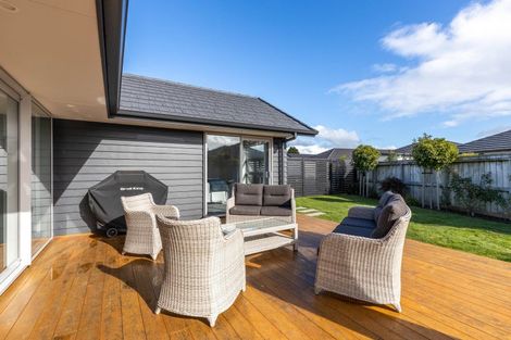 Photo of property in 7 Tupare Place, Highlands Park, New Plymouth, 4312