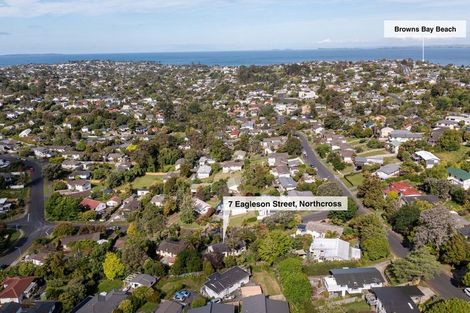 Photo of property in 7 Eagleson Street, Northcross, Auckland, 0632
