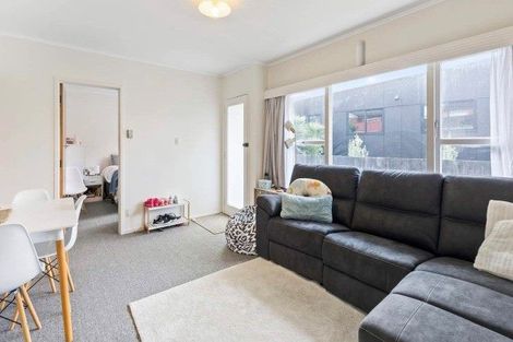 Photo of property in 2/10 Hororata Road, Hauraki, Auckland, 0622